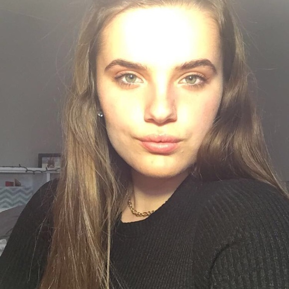 Meet your Posher, Kylie - Picture 7 of 8